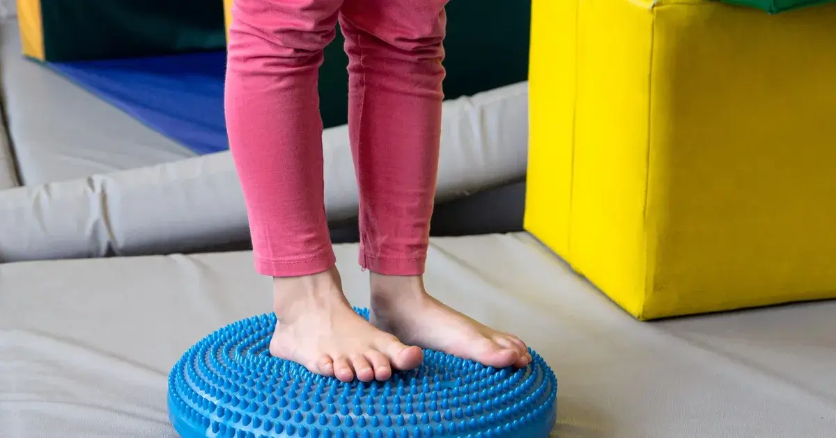 Zaburzenia integracji sensorycznej objawy – jak je rozpoznać i zrozumieć
