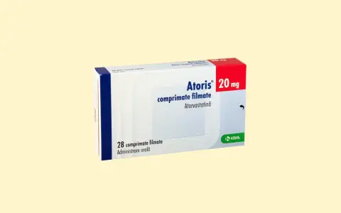 Pudełko leku Atoris 20 mg. Czy atoris można dzielić? Informacja na opakowaniu nie wskazuje na możliwość dzielenia tabletek.