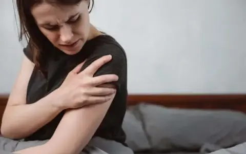 Zaburzenia psychogenne objawy: jak je rozpoznać i leczyć skutecznie