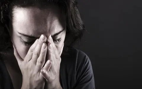 Znęcanie psychiczne: jak je rozpoznać i jakie ma skutki?