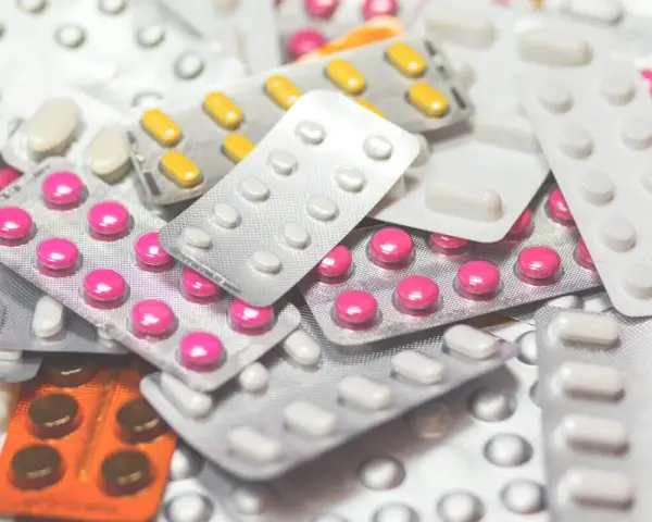 Czy można wziąć leki na pokład samolotu? Sprawdź, aby uniknąć problemów