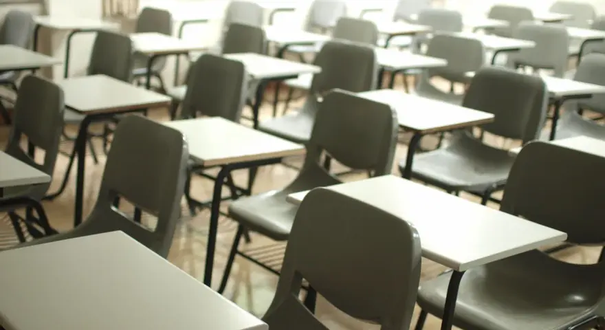 Fobia szkolna objawy: Jak rozpoznać lęk przed szkołą u dziecka